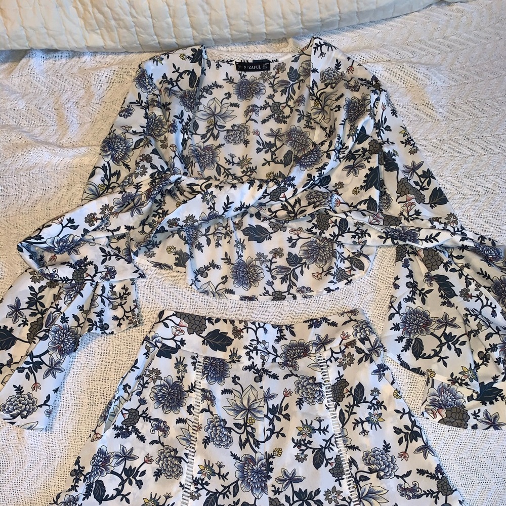 Two piece floral fit